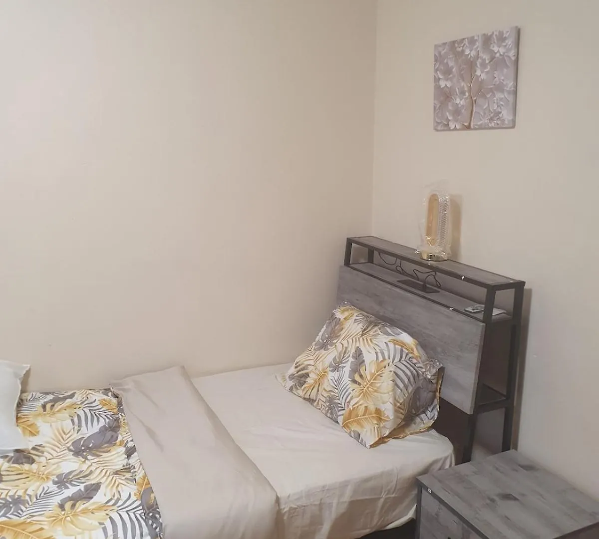 Apartment Newly Refurbished 4 Bedroom House Abbey Wood