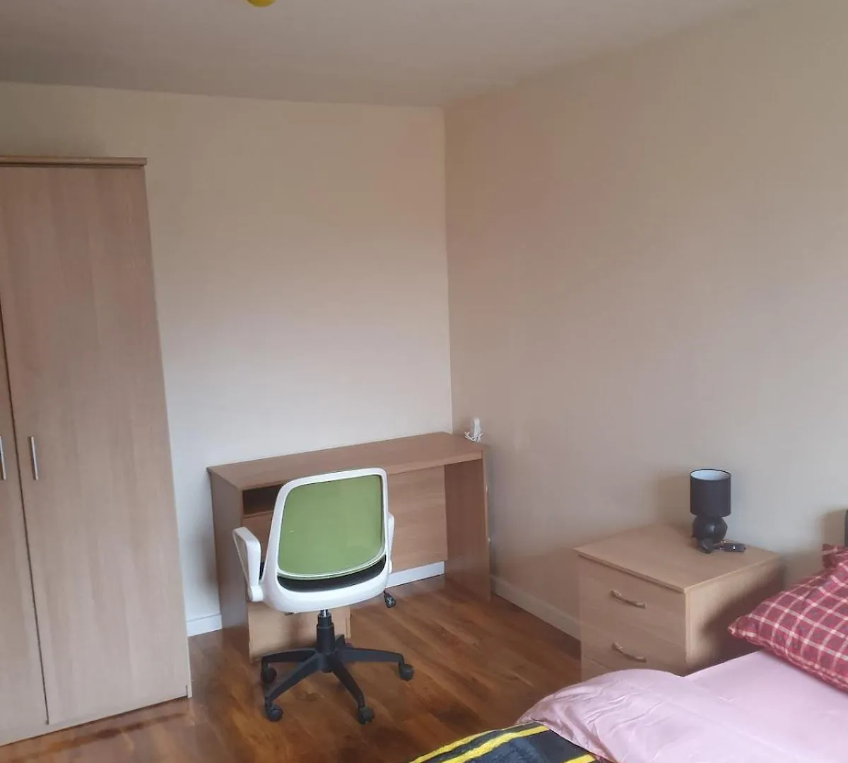 Newly Refurbished 4 Bedroom House Abbey Wood 0*,  United Kingdom