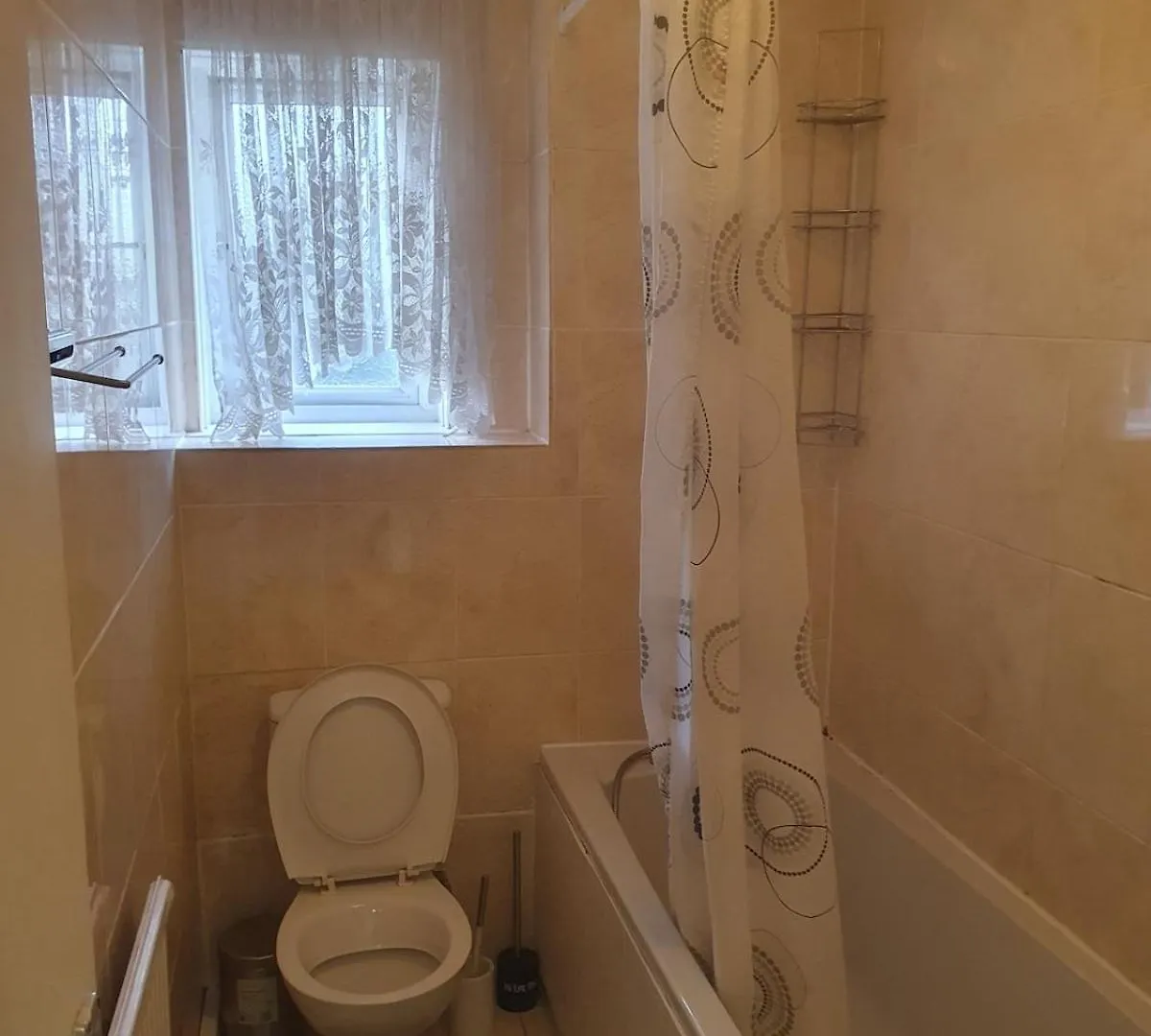 Newly Refurbished 4 Bedroom House Abbey Wood Apartment