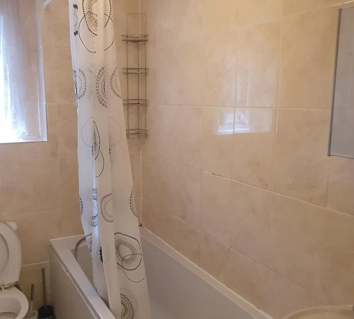 Apartment Newly Refurbished 4 Bedroom House Abbey Wood